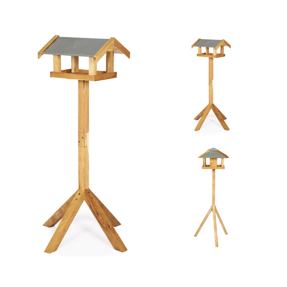 Dębowy karmnik dla ptaków z nóżką KD - daszek dwuspadowy